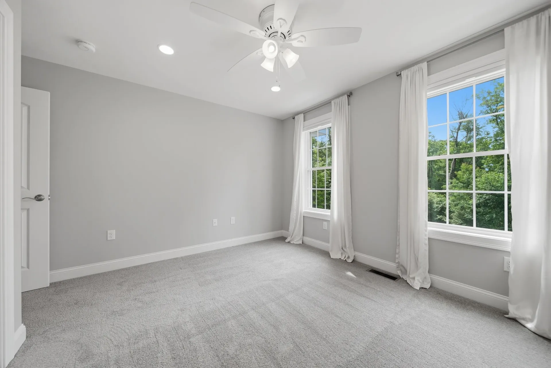 24 Piper Lane Pelham NH 03076