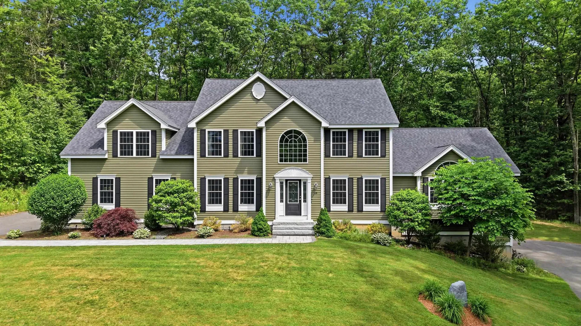 24 Piper Lane Pelham NH 03076