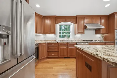 24 Piper Lane Pelham NH 03076