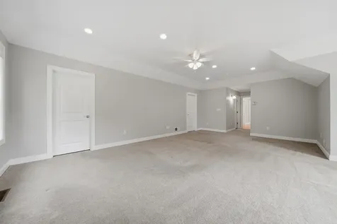 24 Piper Lane Pelham NH 03076