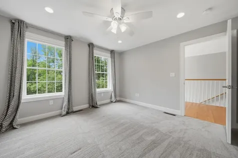 24 Piper Lane Pelham NH 03076