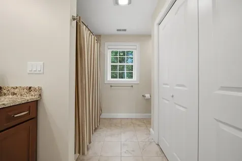 24 Piper Lane Pelham NH 03076