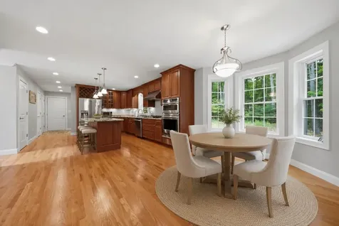 24 Piper Lane Pelham NH 03076