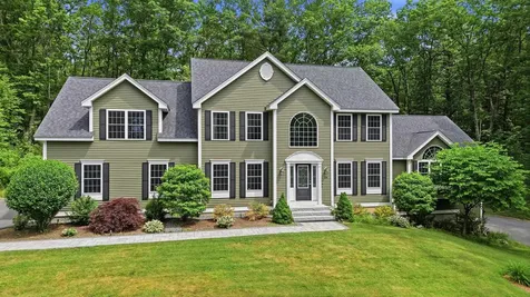 24 Piper Lane Pelham NH 03076