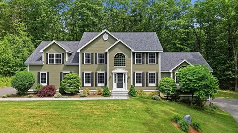 24 Piper Lane Pelham NH 03076