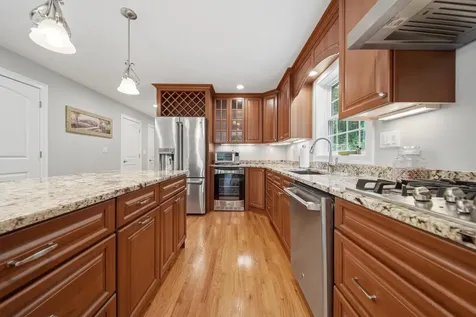 24 Piper Lane Pelham NH 03076