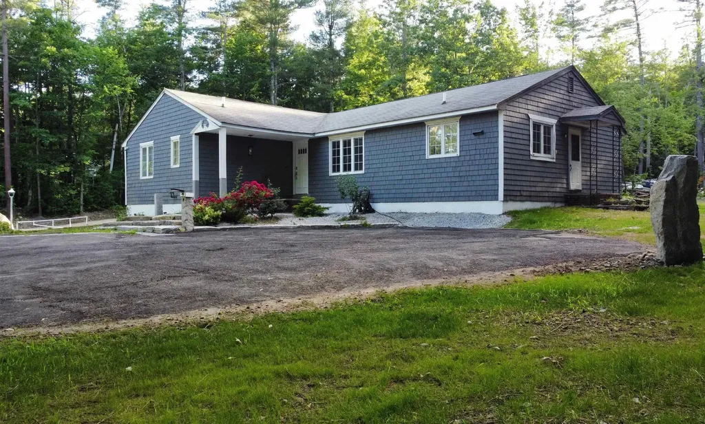 773 Mammoth Road Pelham NH 03076