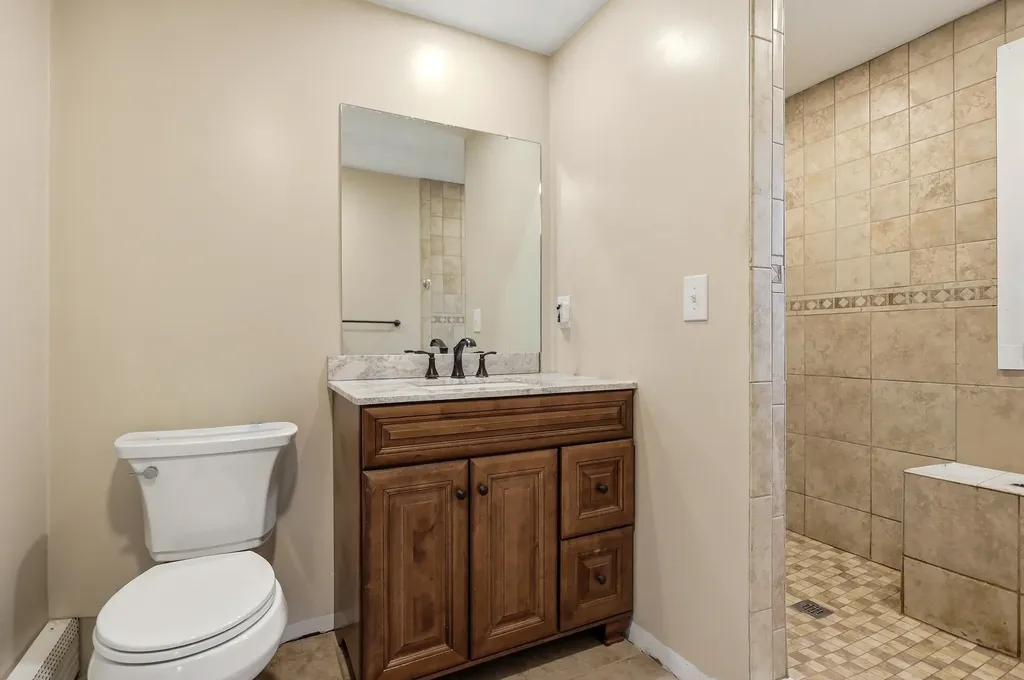 773 Mammoth Road Pelham NH 03076