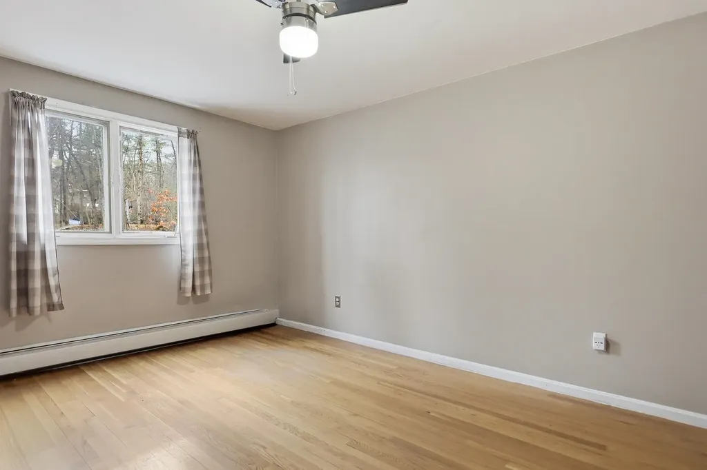 773 Mammoth Road Pelham NH 03076