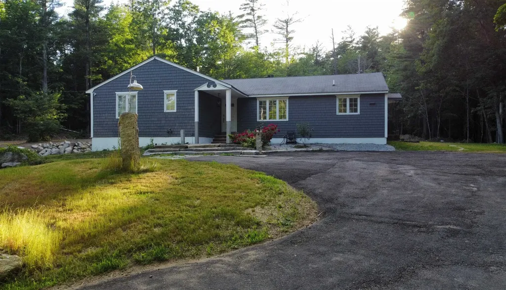 773 Mammoth Road Pelham NH 03076