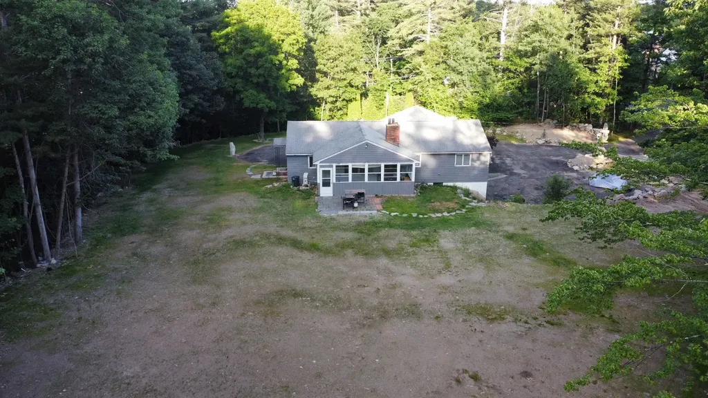 773 Mammoth Road Pelham NH 03076