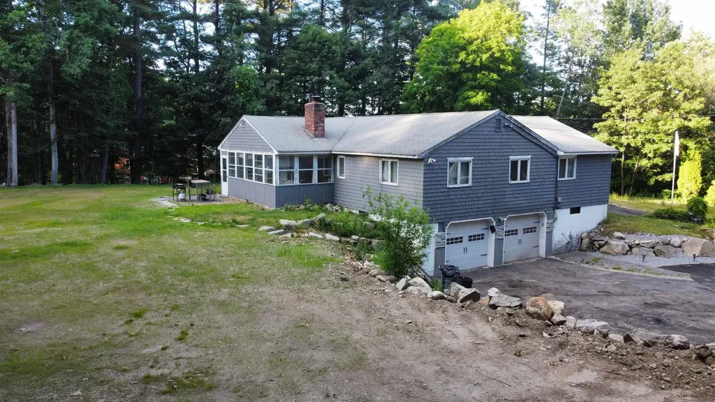 773 Mammoth Road Pelham NH 03076