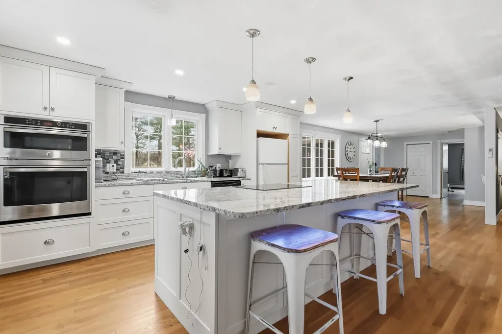 773 Mammoth Road Pelham NH 03076