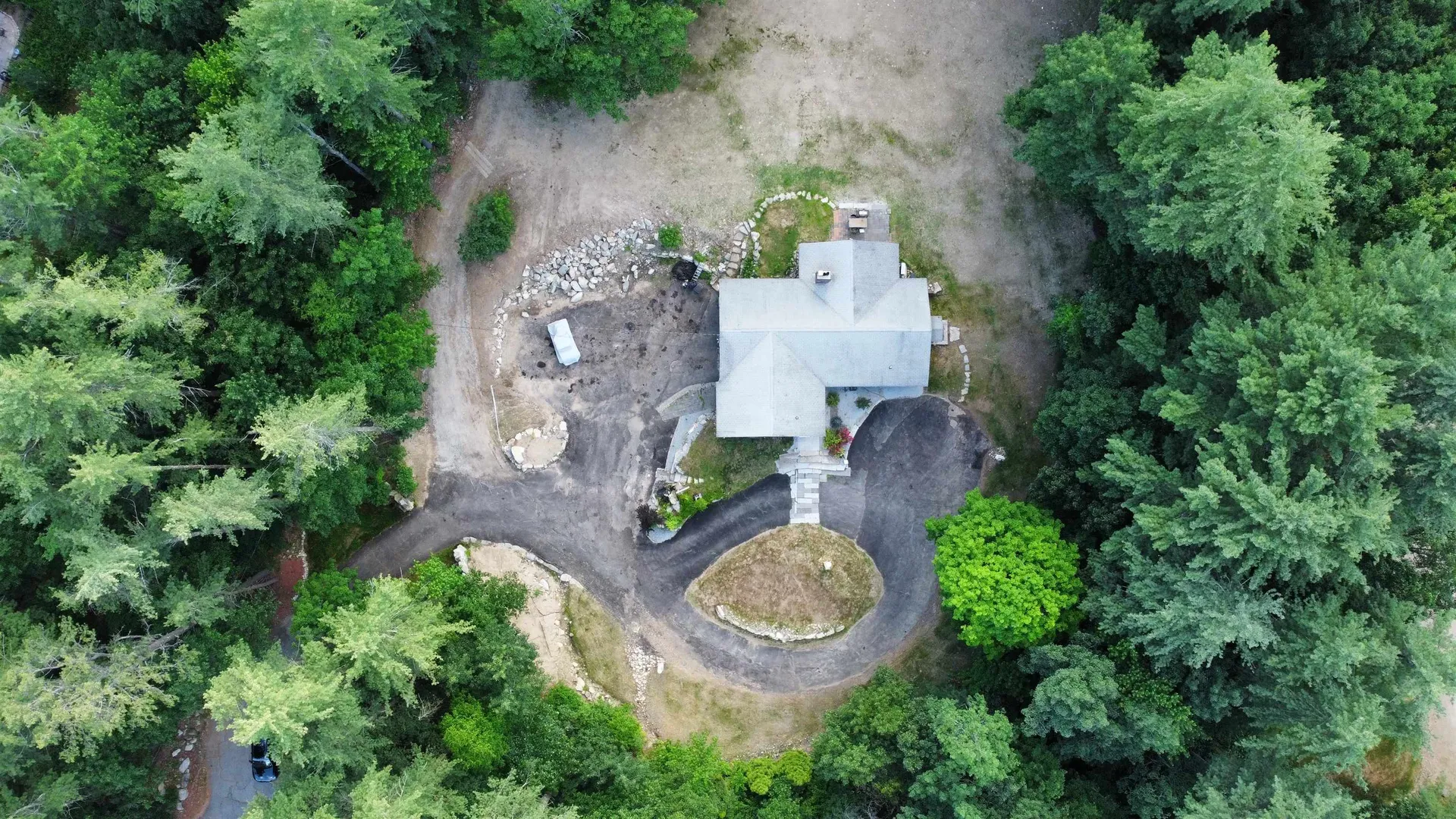 773 Mammoth Road Pelham NH 03076