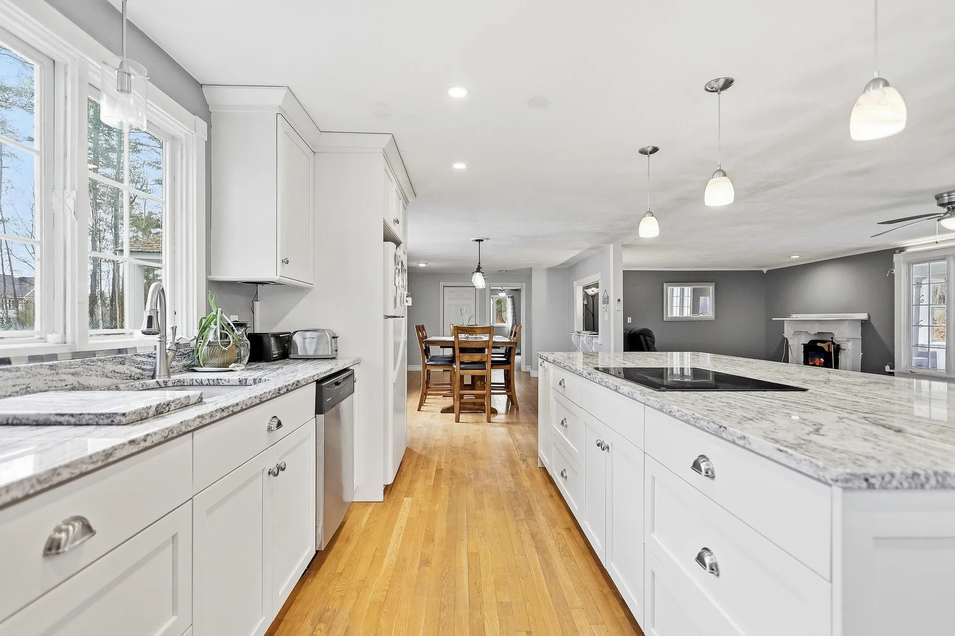773 Mammoth Road Pelham NH 03076