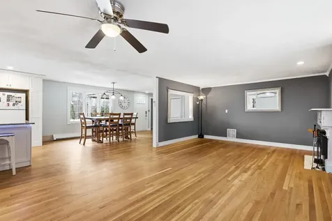 773 Mammoth Road Pelham NH 03076
