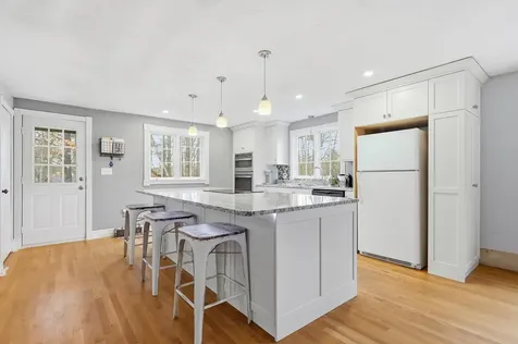 773 Mammoth Road Pelham NH 03076