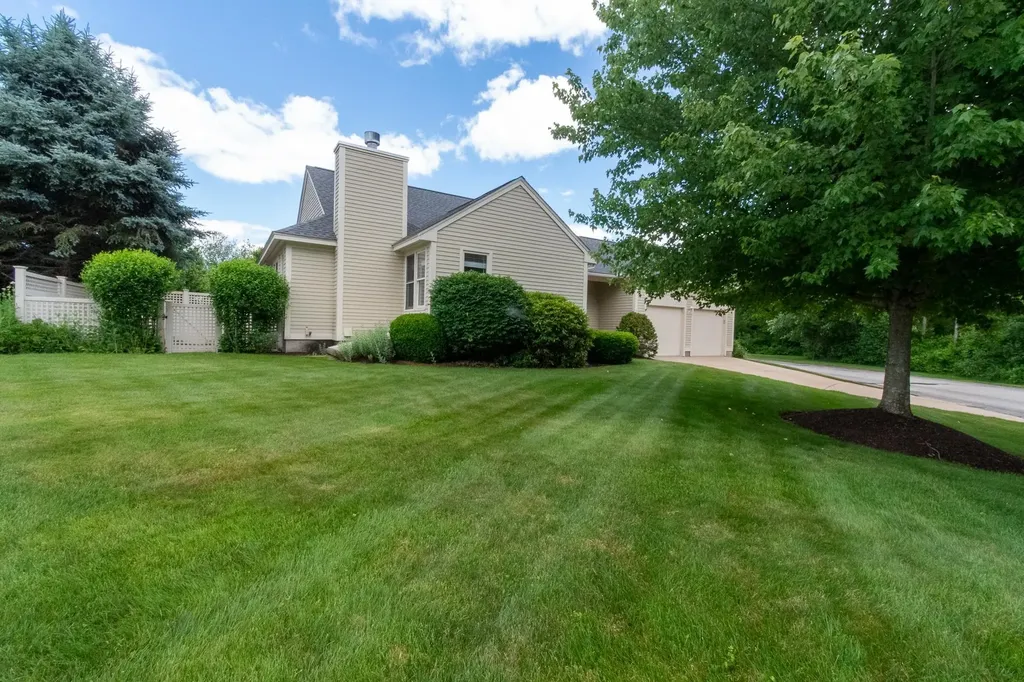 7 St Andrews Drive Bedford NH 03110