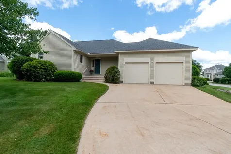 7 St Andrews Drive Bedford NH 03110