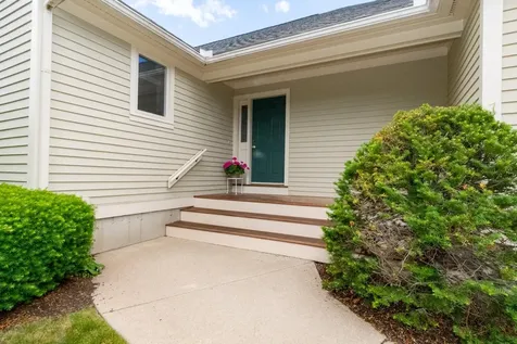 7 St Andrews Drive Bedford NH 03110