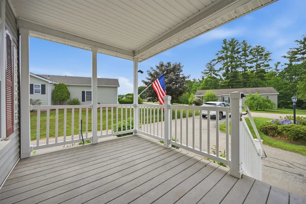 35 Sawmill Ridge Sandown NH 03873