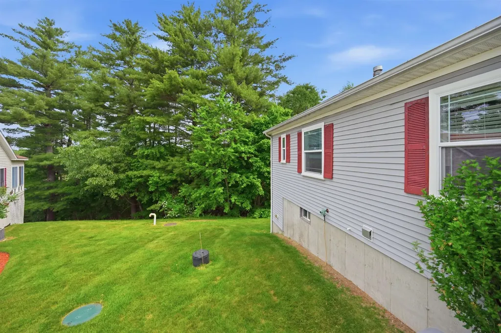 35 Sawmill Ridge Sandown NH 03873