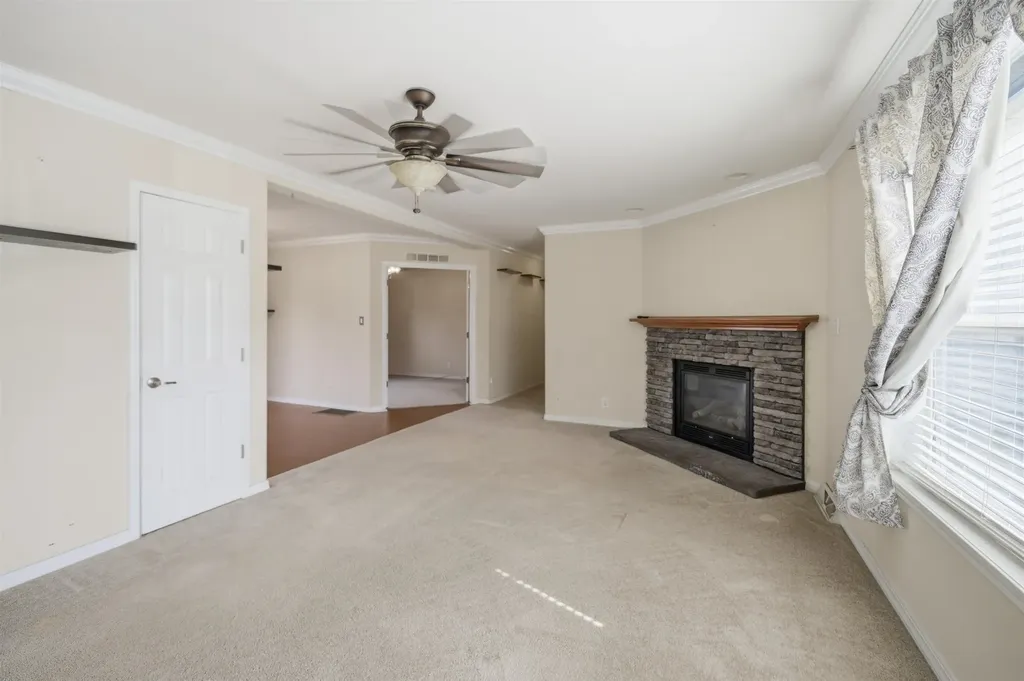 35 Sawmill Ridge Sandown NH 03873