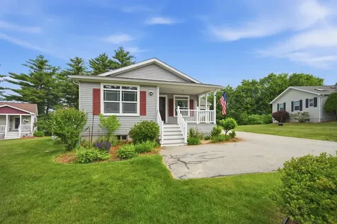 35 Sawmill Ridge Sandown NH 03873