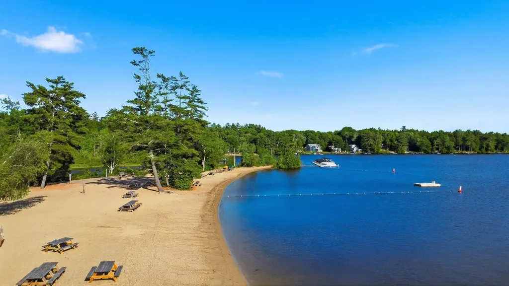 200 Paradise Drive Moultonborough NH 03254