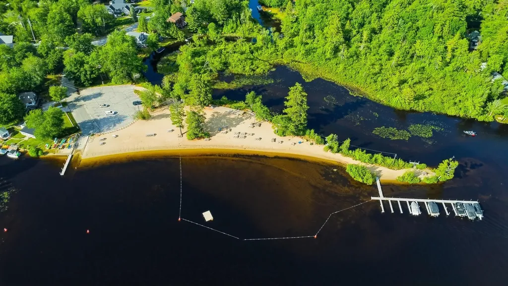 200 Paradise Drive Moultonborough NH 03254
