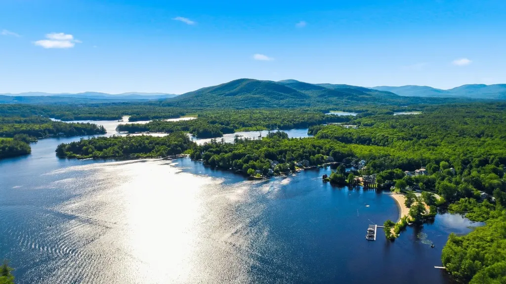 200 Paradise Drive Moultonborough NH 03254