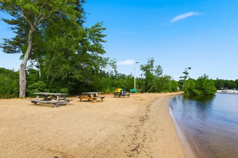 200 Paradise Drive Moultonborough NH 03254