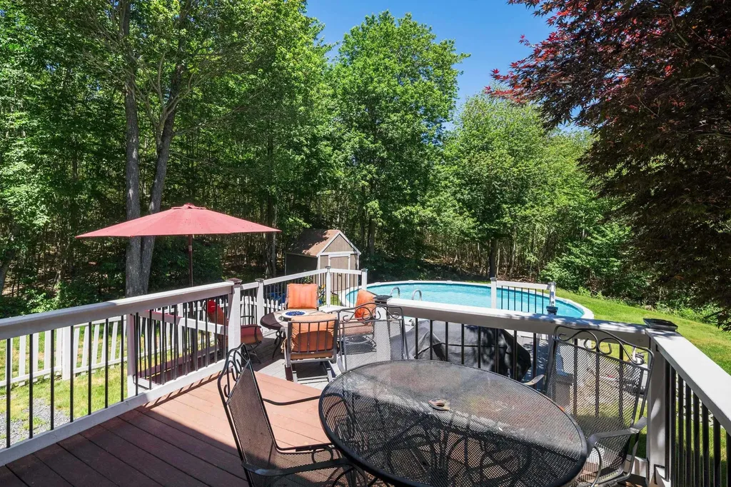 3 Meadowlark Drive York ME 03909