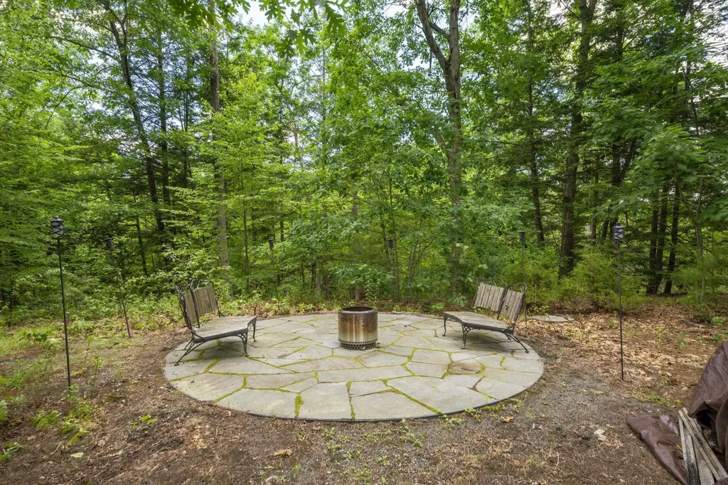 48 Witches Spring Road Hollis NH 03049