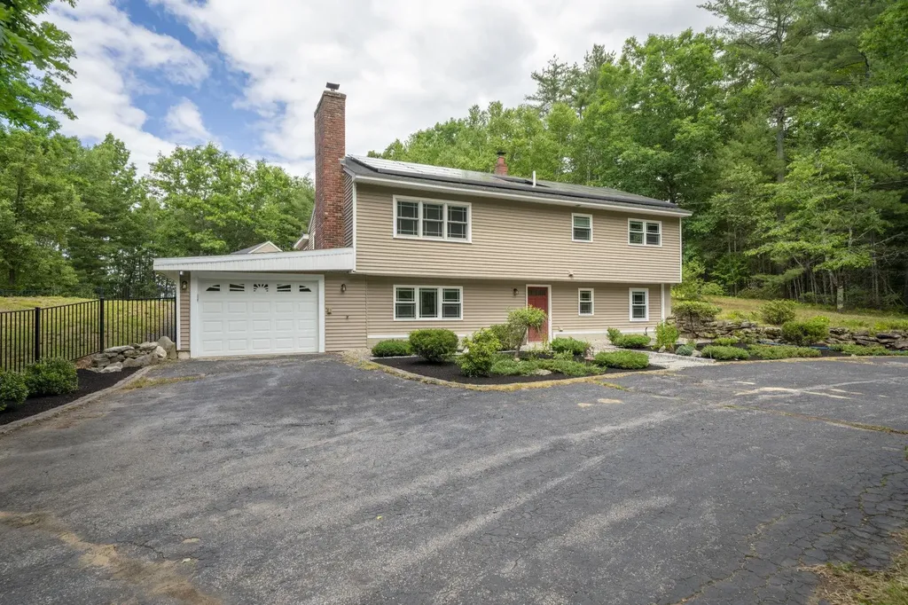 48 Witches Spring Road Hollis NH 03049