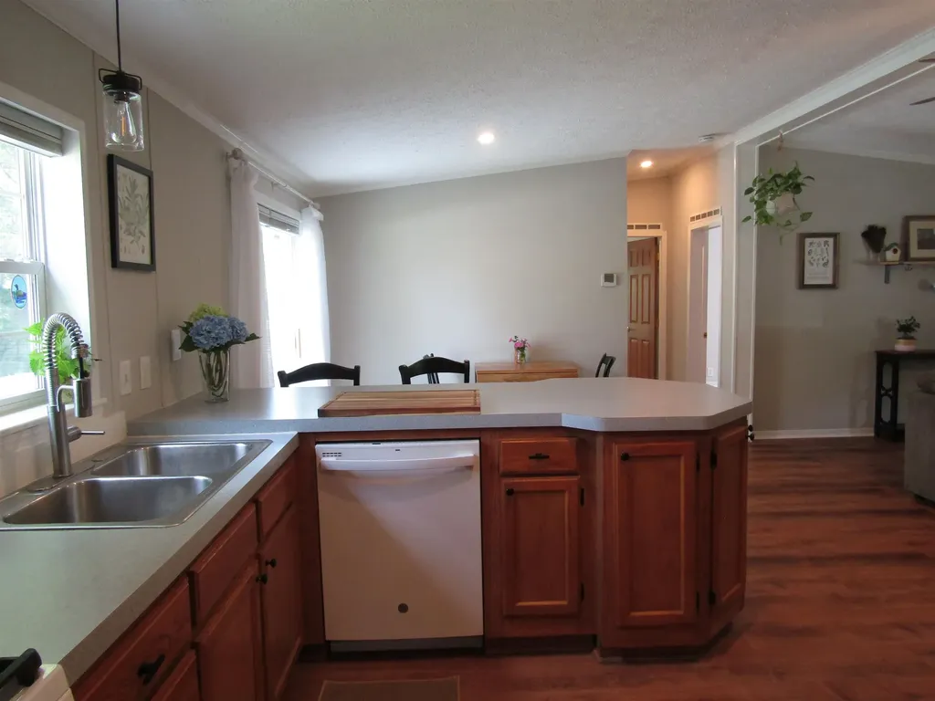 21 Eric Avenue Nashua NH 03062
