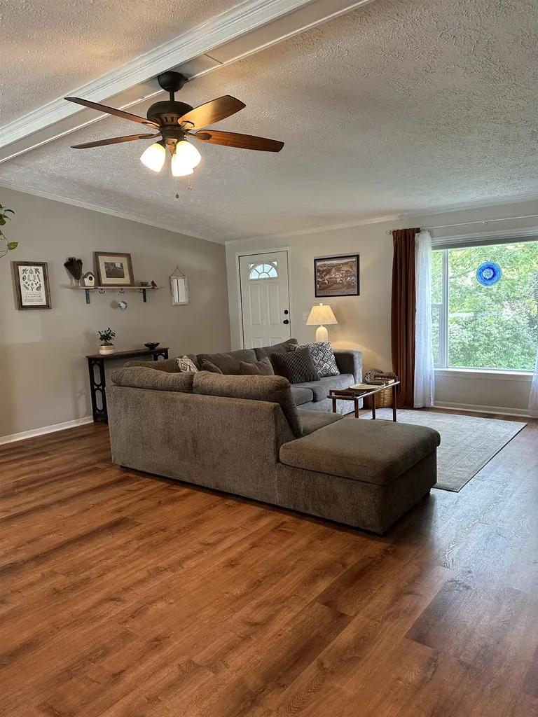 21 Eric Avenue Nashua NH 03062