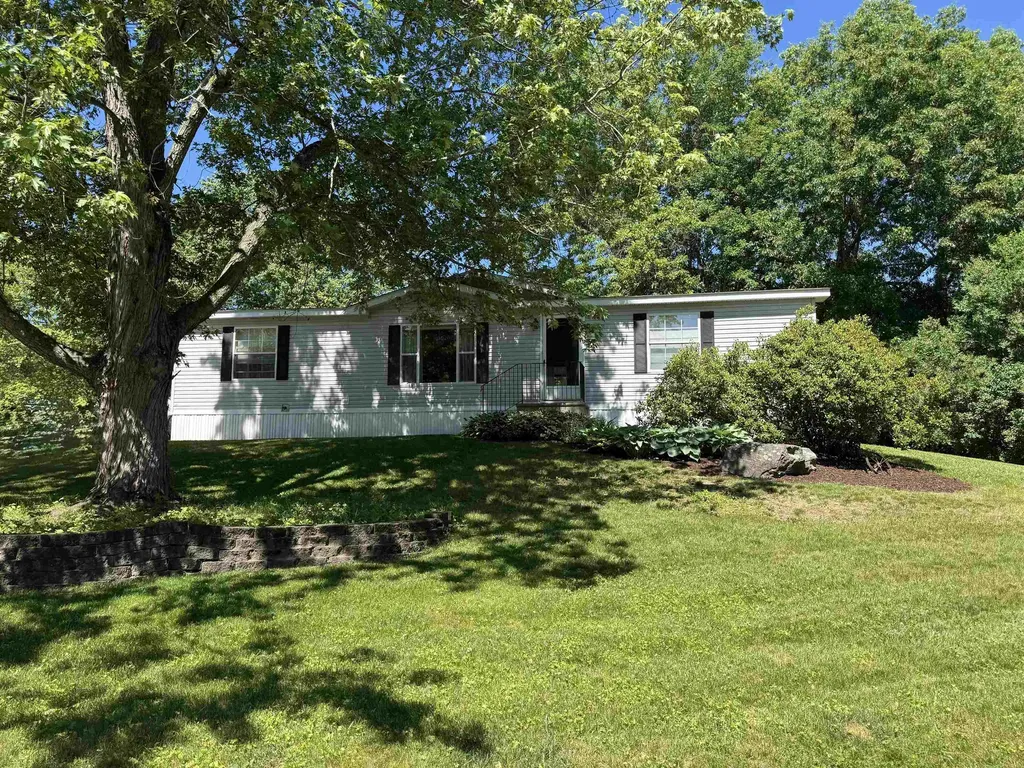 21 Eric Avenue Nashua NH 03062