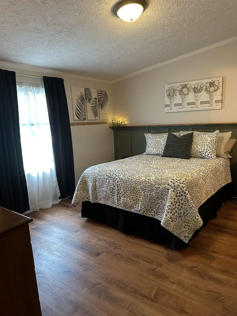 21 Eric Avenue Nashua NH 03062