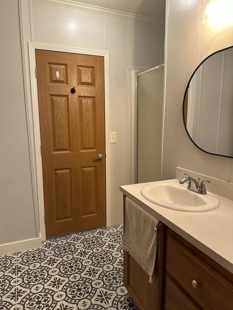 21 Eric Avenue Nashua NH 03062