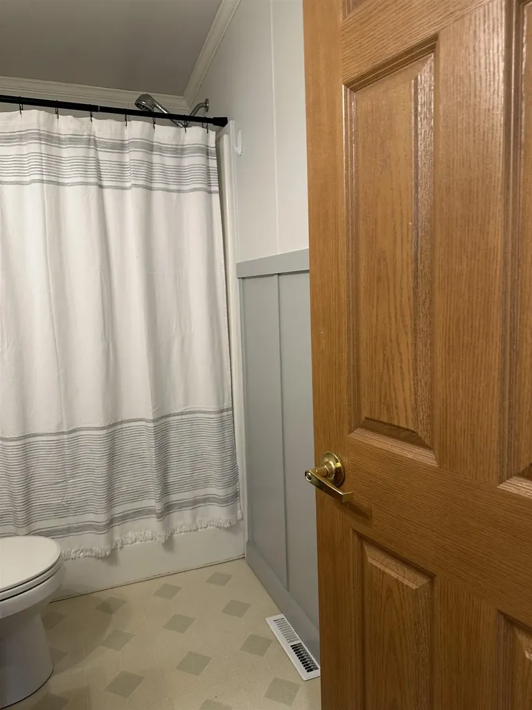 21 Eric Avenue Nashua NH 03062