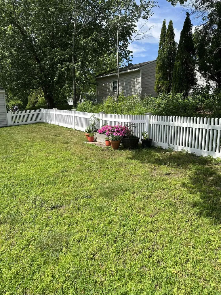 21 Eric Avenue Nashua NH 03062