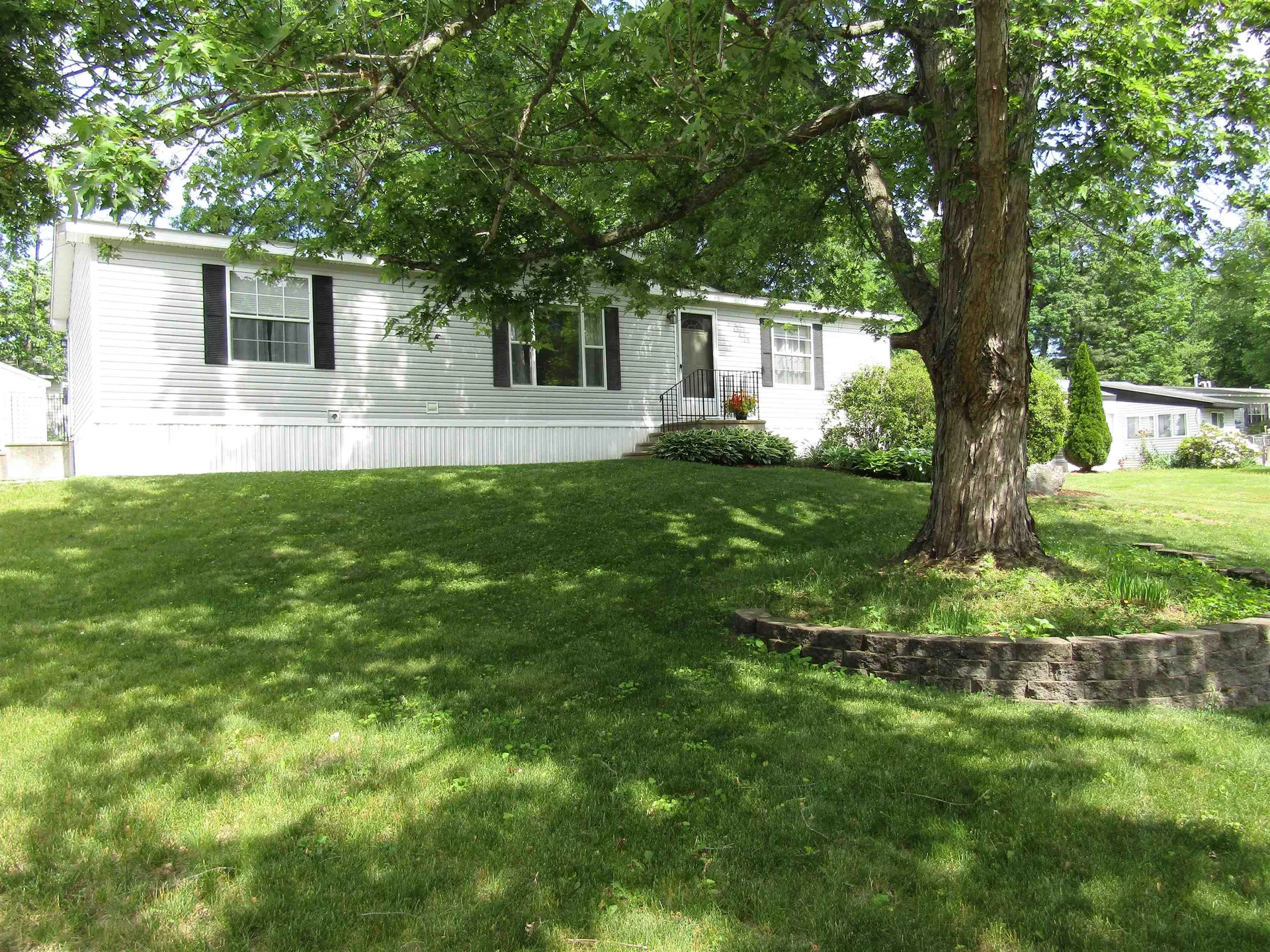 21 Eric Avenue Nashua NH 03062