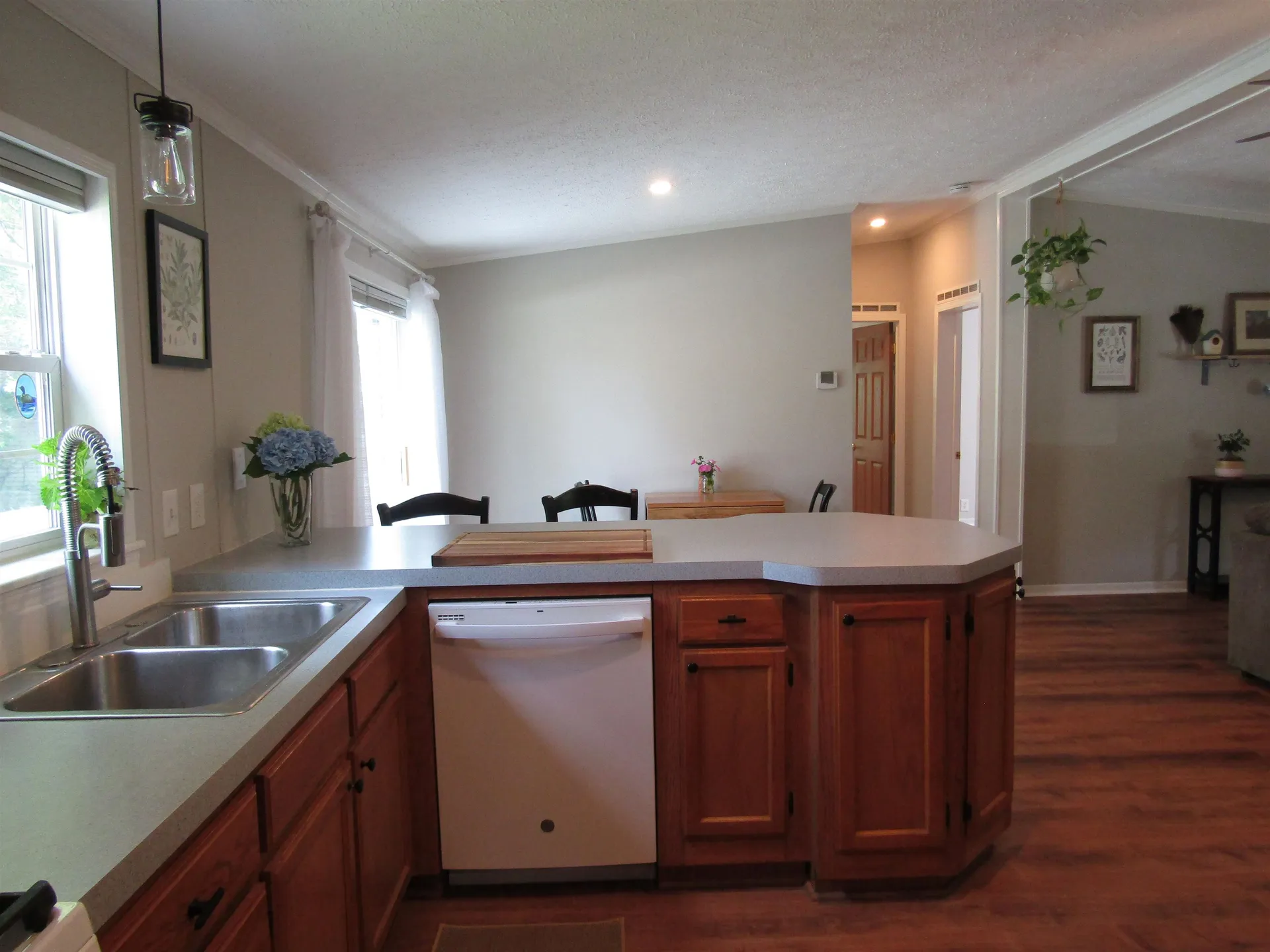 21 Eric Avenue Nashua NH 03062