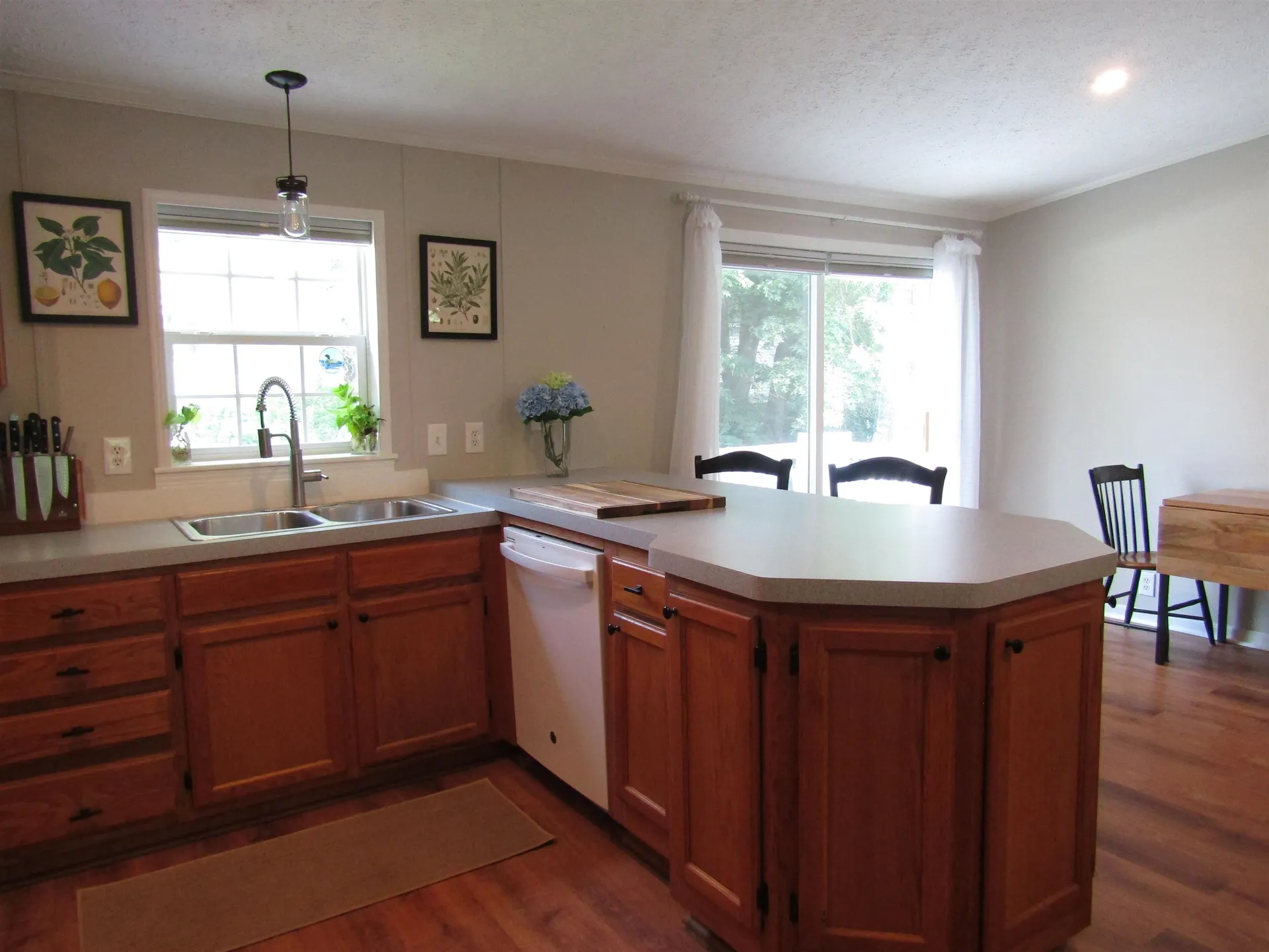 21 Eric Avenue Nashua NH 03062