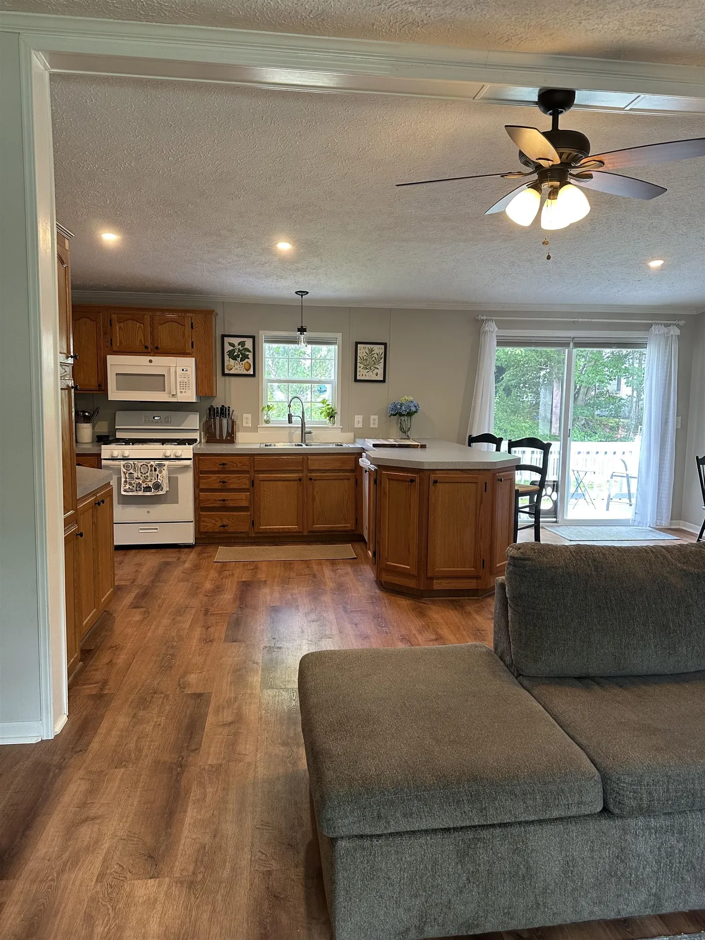 21 Eric Avenue Nashua NH 03062
