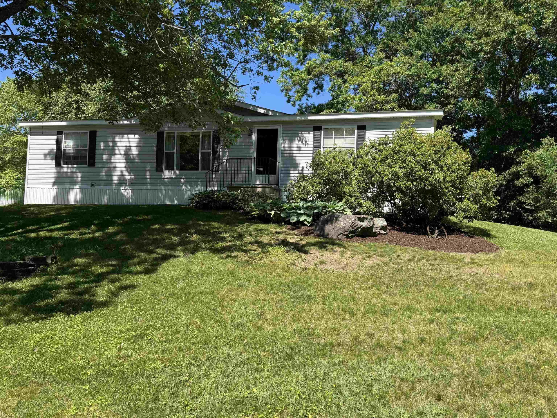 21 Eric Avenue Nashua NH 03062