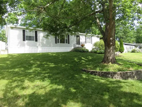 21 Eric Avenue Nashua NH 03062