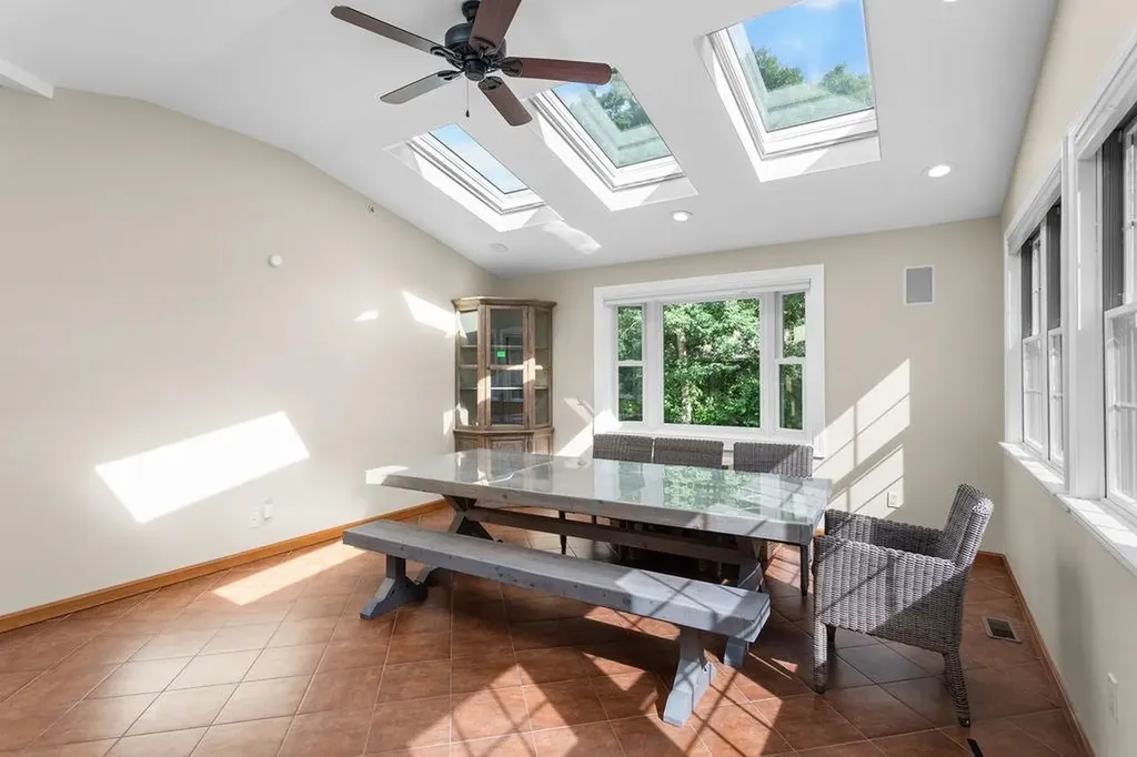 7 Jenny Hill Lane Nashua NH 03062