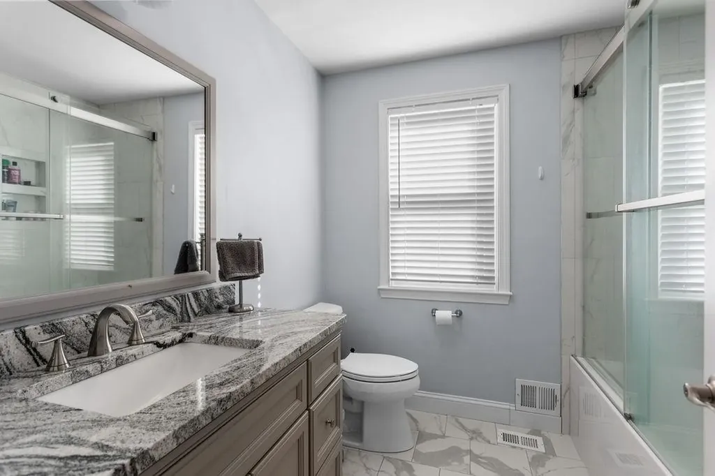 7 Jenny Hill Lane Nashua NH 03062
